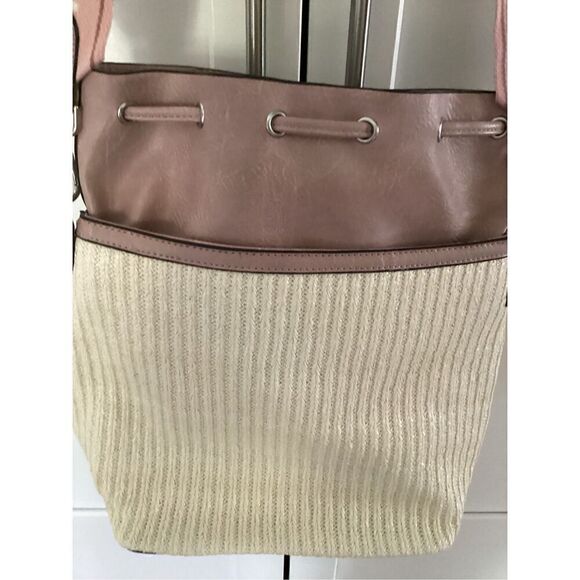 NWOT Steve Madden Bmayor Hobo Crossbody Should Bag Cream/Pink - Picture 4 of 12